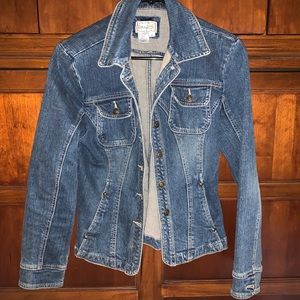 Versatile and stylish jean jacket